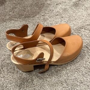 Sandgrens Classic Tan Leather Clogs